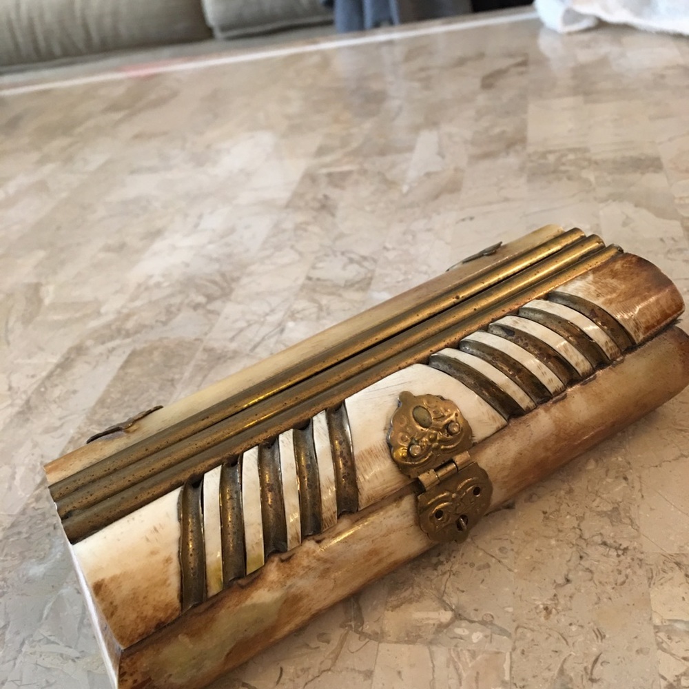 Jewelry box - Picture 2 of 3
